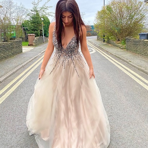 A-Line/Princess Sleeveless V-neck Tulle Paillette Floor-Length Dresses - Picture 4 of 4